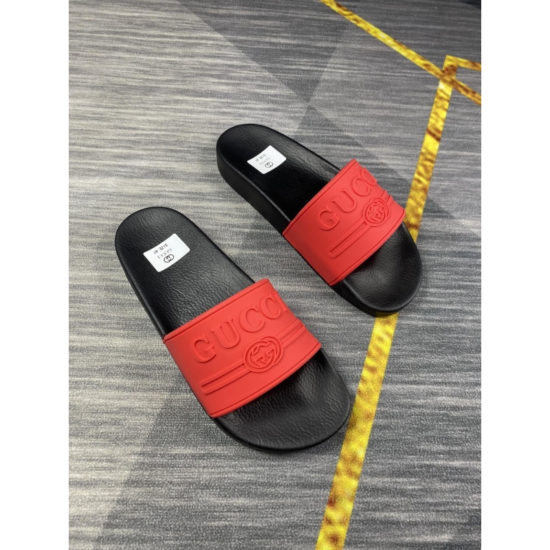 G*u*i slippers